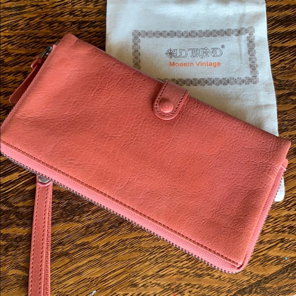 Old Trend Wristlet/Wallet
